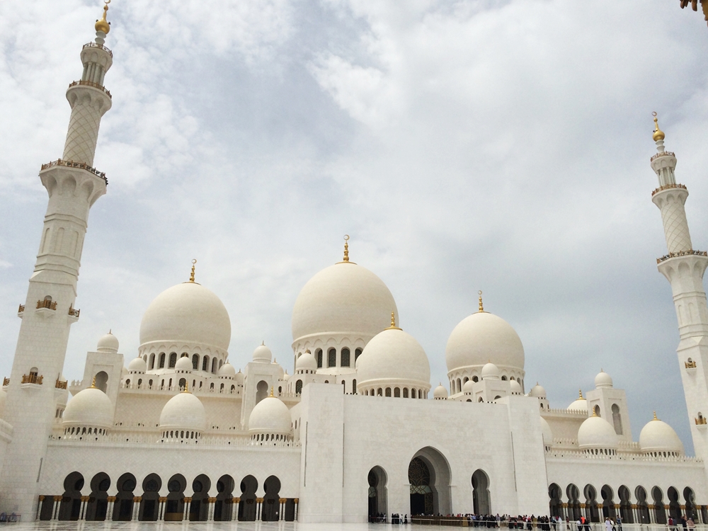 Abu Dhabi Grand Mosque Entrance b