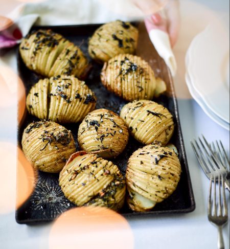 garlic-and-herb-hasselback-potatoes