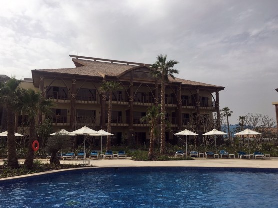 lapita-brunch-pool-area